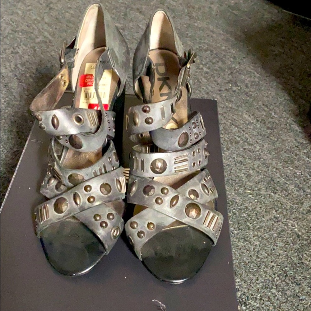 DKNY Josie- peep toe